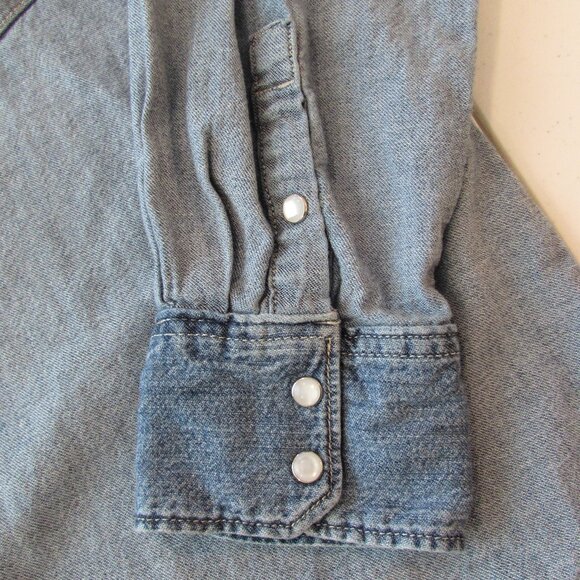 Levi's 2-Tone 100% Cotton Western Denim Pearl Snap Relaxed Button Down - Picture 14 of 16
